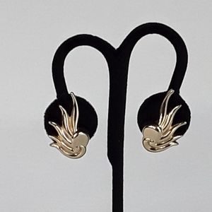 Vintage Monet Gold Tone Clip Earrings